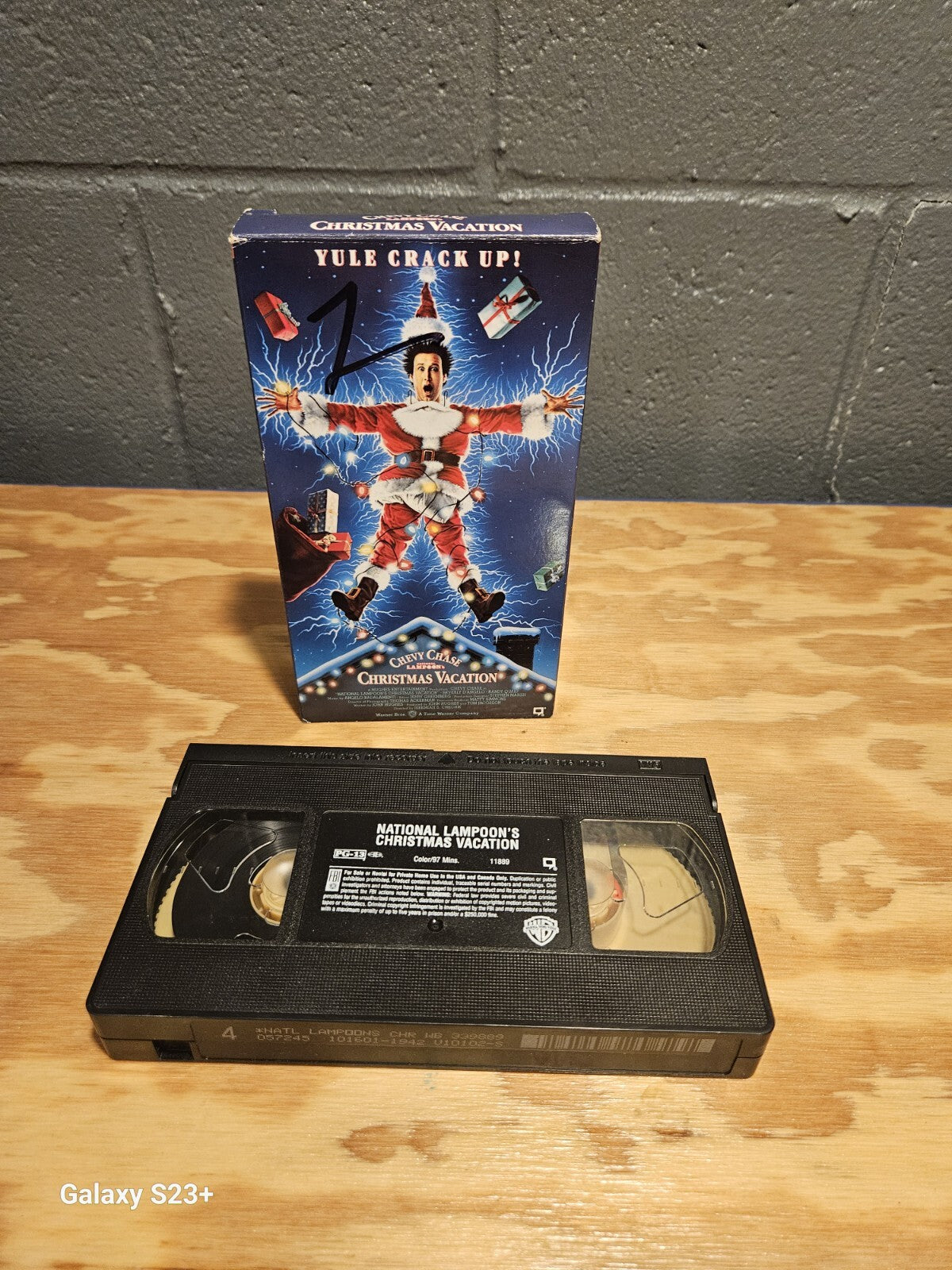 National Lampoon's Christmas Vacation VHS, 1991 Chevy Chase Warner Bros.