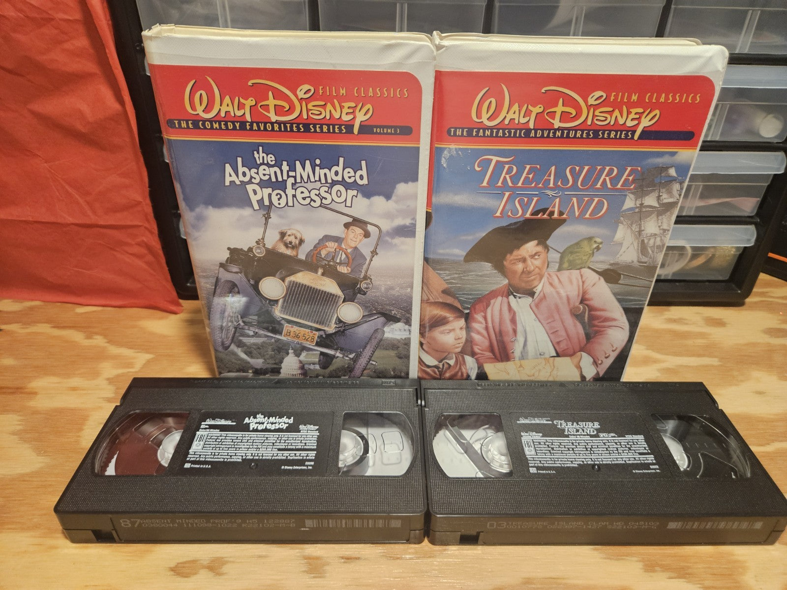 Vintage Disney VHS Lot Swiss Family, Old Yeller, Absent Minded, Treasure Island