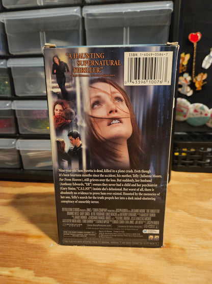 The Forgotten VHS Julianne Moore, Supernatural Thriller