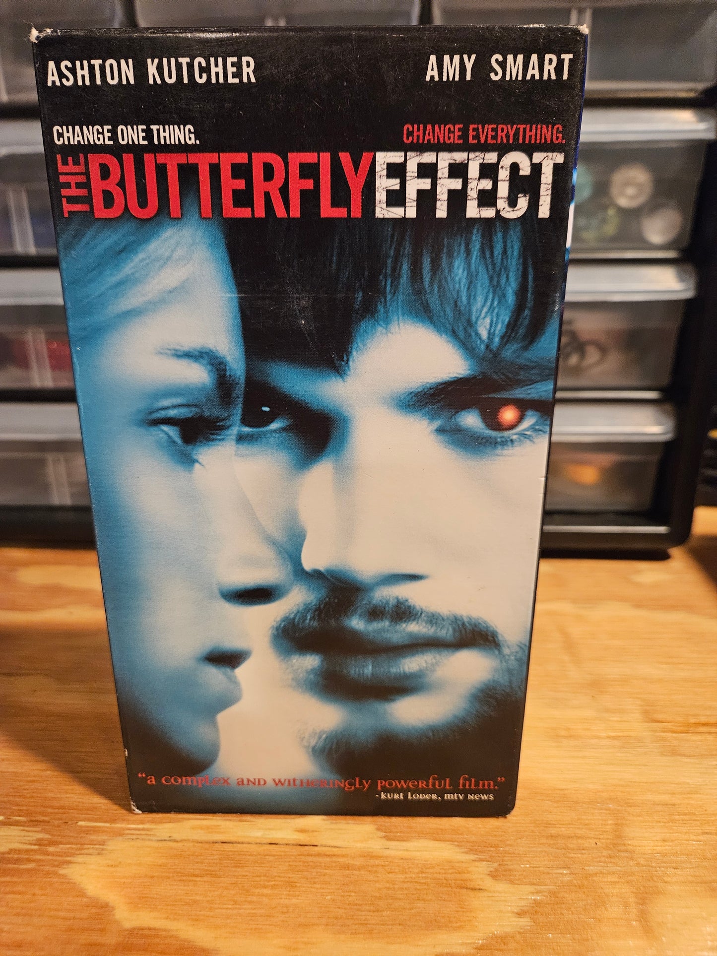 The Butterfly Effect VHS, Thriller, Ashton Kutcher, Amy Smart