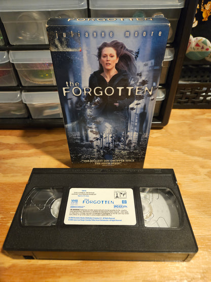 The Forgotten VHS Julianne Moore, Supernatural Thriller